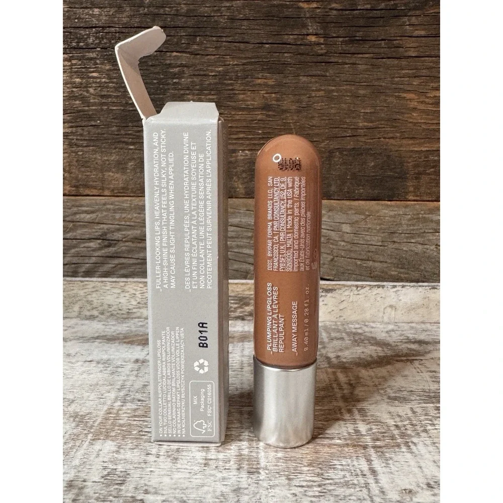 R.E.M. Beauty On Your Collar Plumping Lip Gloss – Away Message | Ariana $20‎